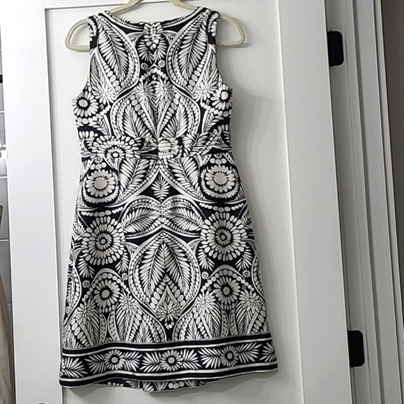 Banana Republic Sleeveless Printed Silk Dress Size 6 Black & White - Picture 6 of 14